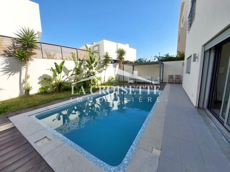 Triplex S+3 avec piscine à Gammarth